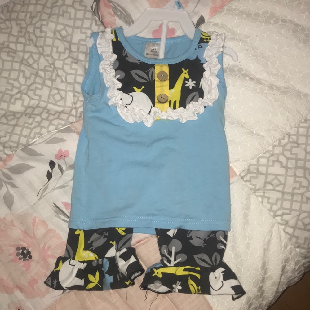 Sweet Animal print outfit size 18-24 months girls